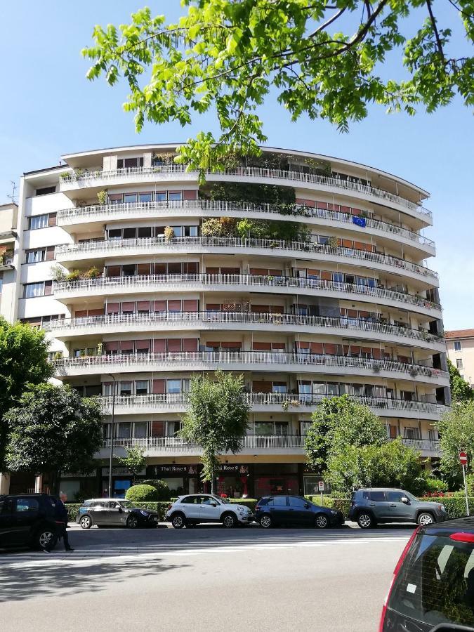 Clever House Milano Exteriör bild